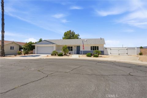 Photo of 411 Brentwood CIR, Hemet, CA 92543 (MLS # SW26102188)