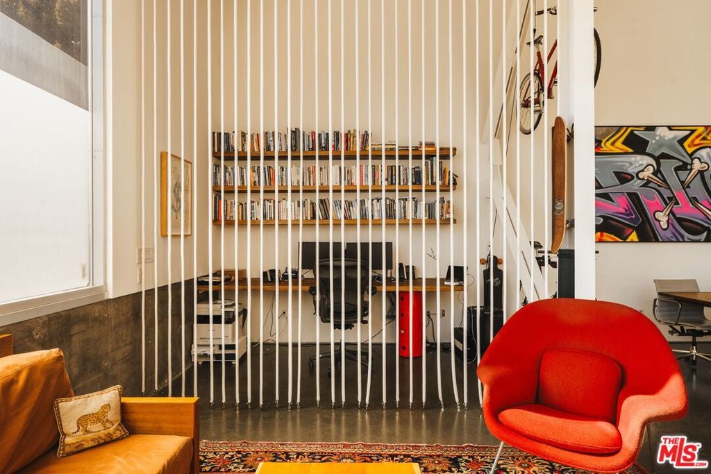 Photo of 610 Main Street, Venice, CA 90291 (MLS # 26667153)