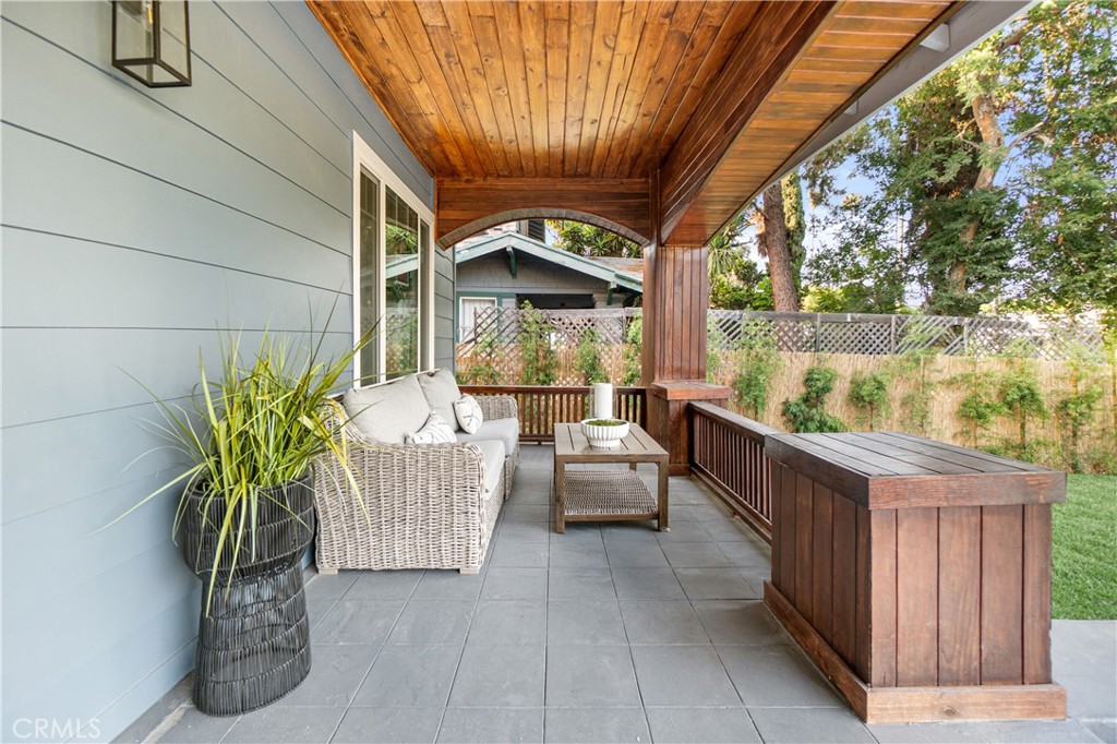 Properties 2 229 S Kingsley Drive