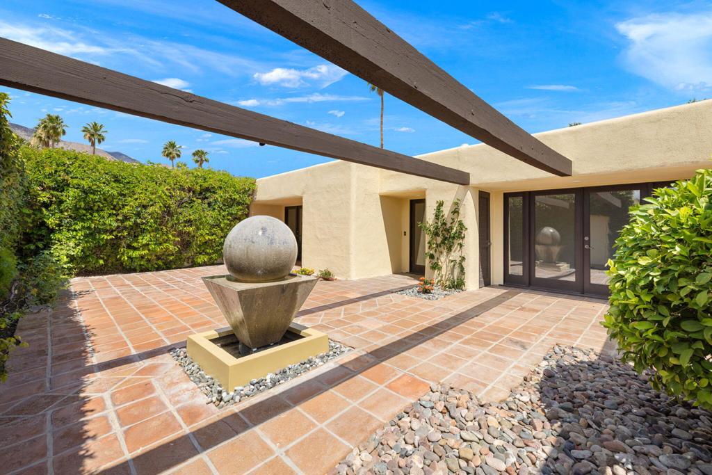 481 N Hermosa Drive