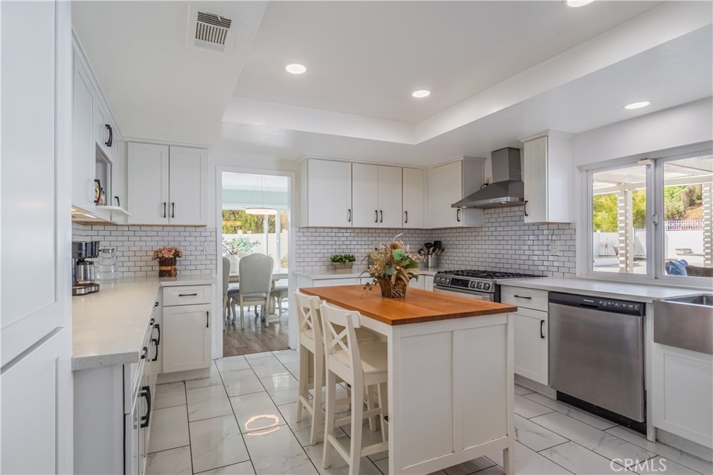Covina, California, 91724, United States, 6 Bedrooms Bedrooms, ,4 BathroomsBathrooms,Residential,Active,2028192