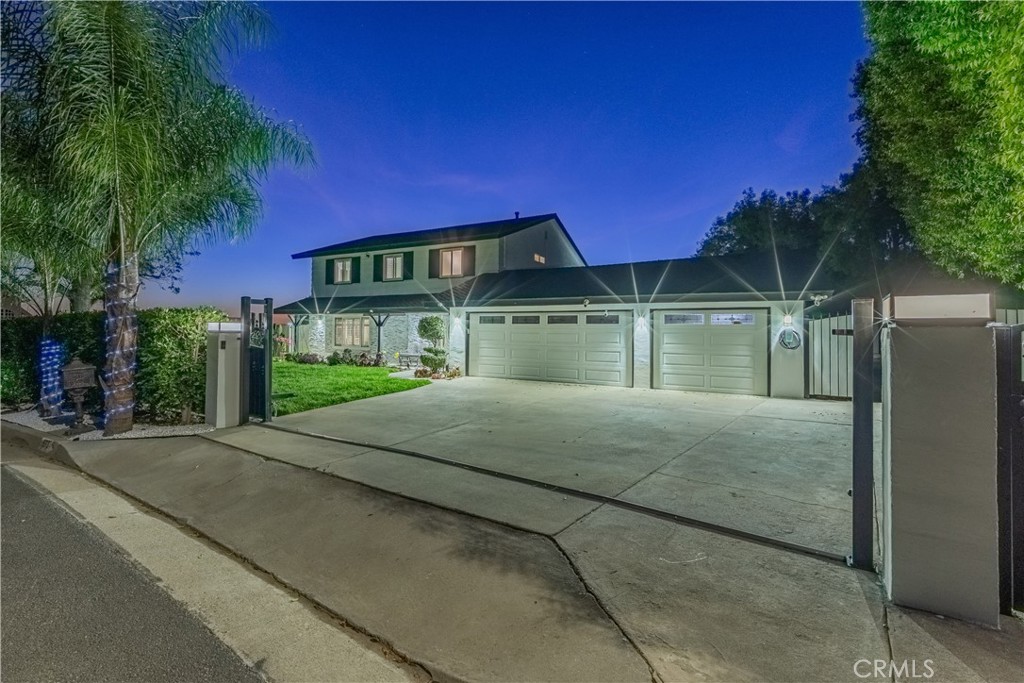 Covina, California, 91724, United States, 6 Bedrooms Bedrooms, ,4 BathroomsBathrooms,Residential,Active,2028192