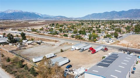 2241 W HIGHLAND AVE San Bernardino CA 92407