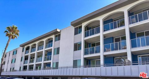 Photo of 13900 Panay Way #SR-217, Marina Del Rey, CA 90292 (MLS # 25616001)