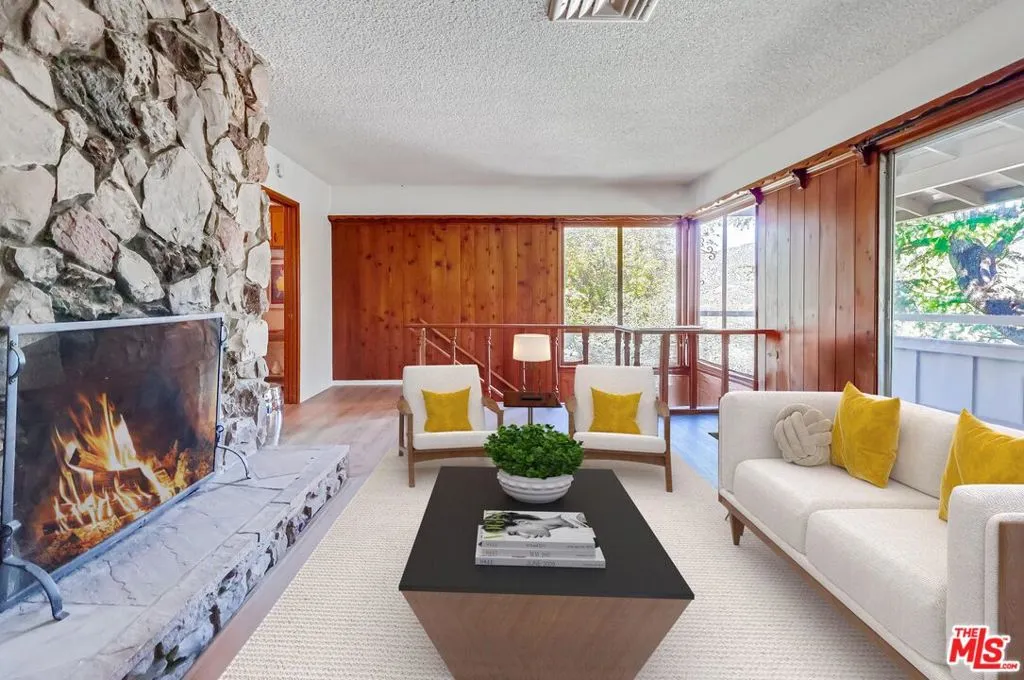 Sunland, California 91040, United States, 4 Bedrooms Bedrooms, ,3 BathroomsBathrooms,Residential,Active,172173