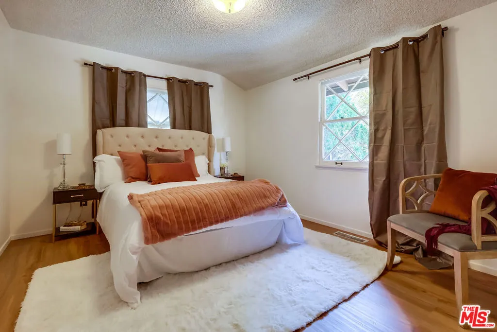 Sunland, California 91040, United States, 4 Bedrooms Bedrooms, ,3 BathroomsBathrooms,Residential,Active,172173