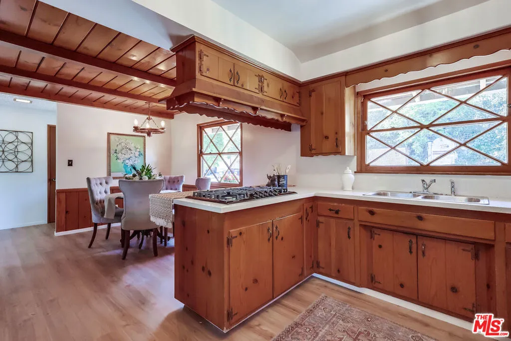 Sunland, California 91040, United States, 4 Bedrooms Bedrooms, ,3 BathroomsBathrooms,Residential,Active,172173