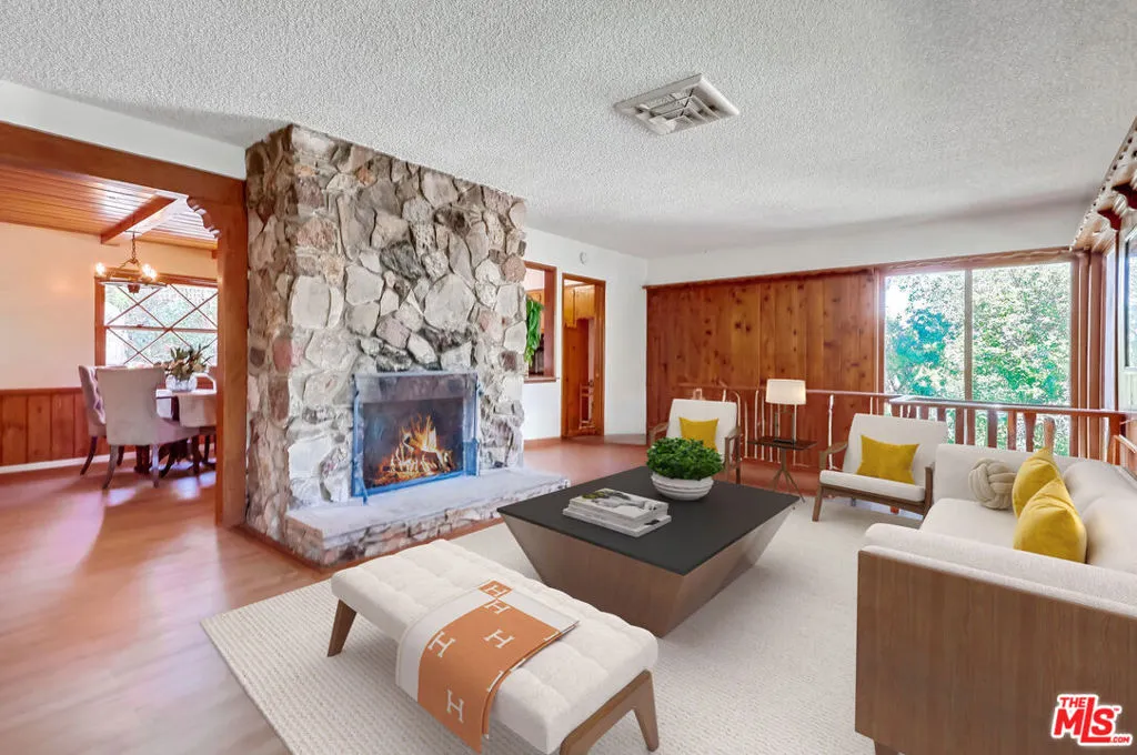 Sunland, California 91040, United States, 4 Bedrooms Bedrooms, ,3 BathroomsBathrooms,Residential,Active,172173