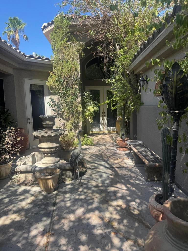 1 Elizabeth Court