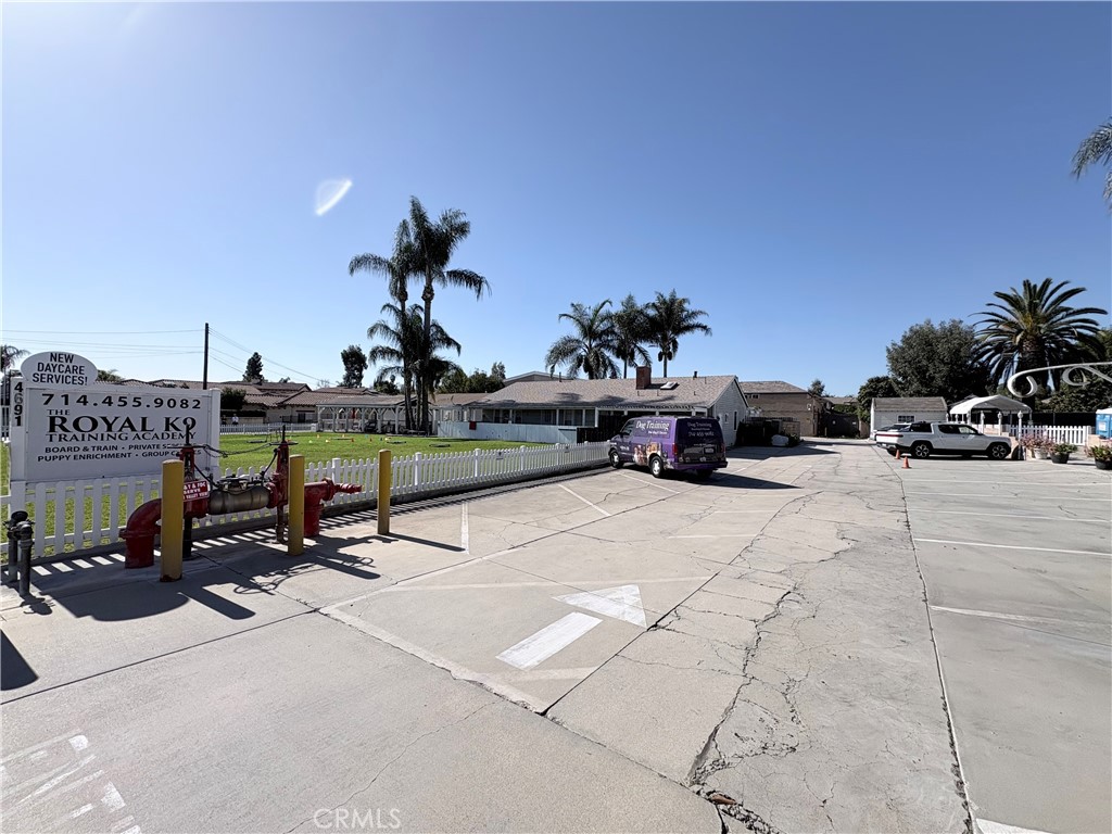 4691 Valley View Ave