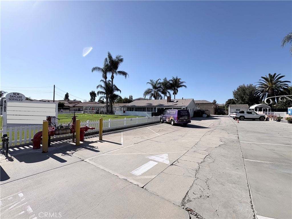 4691 Valley View Ave