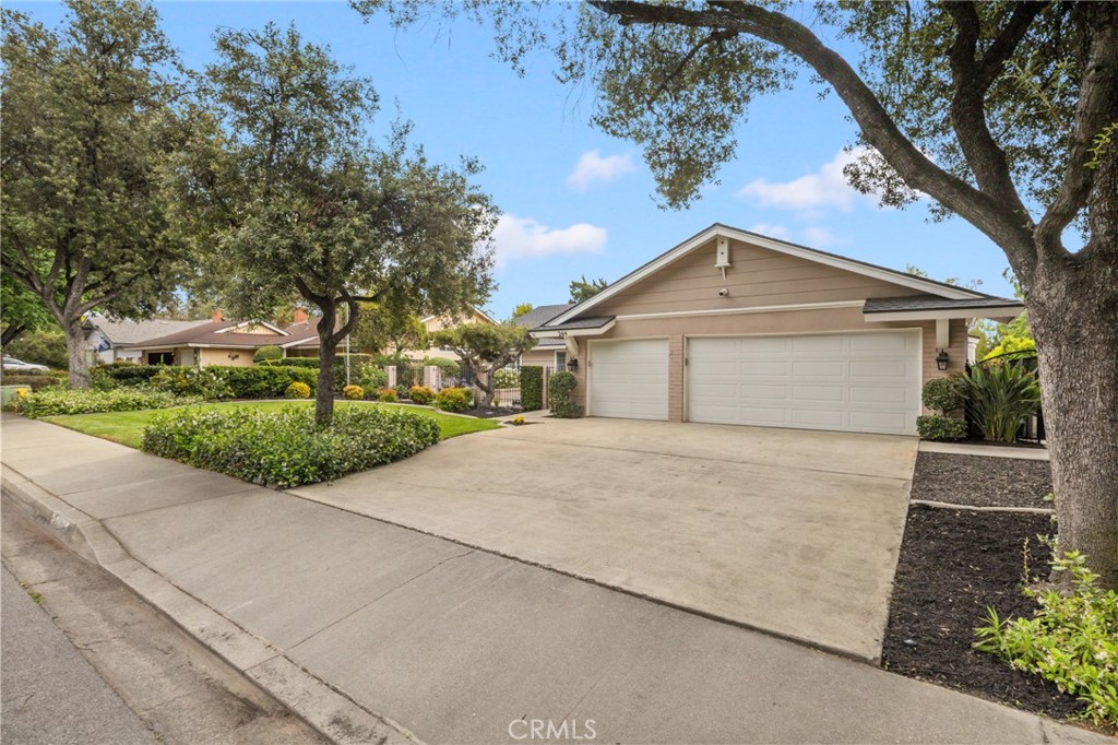 264 E Radcliffe Drive