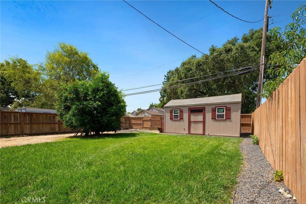 235 Los Robles Avenue