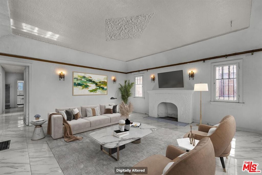 1922 W 80th Street, Los Angeles CA 90047