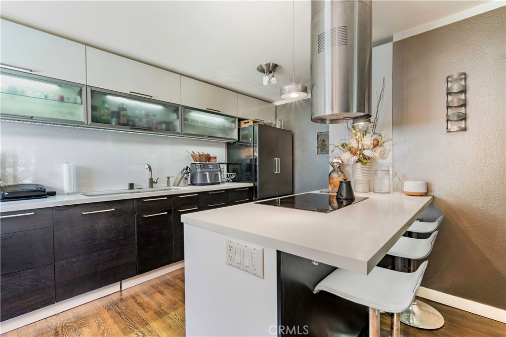 360 Obispo Avenue 15