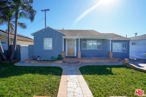 Photo of 2614 Manhattan Beach Boulevard, Redondo Beach, CA 90278 (MLS # 26651657)