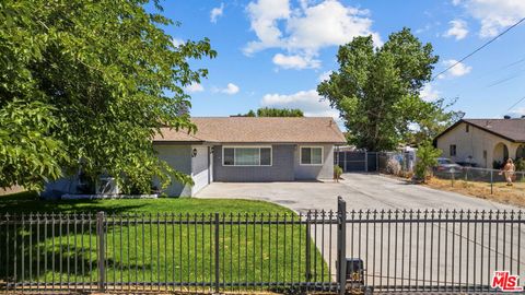 Photo of 3305 W Avenue L6, Lancaster, CA 93536 (MLS # 26858039)