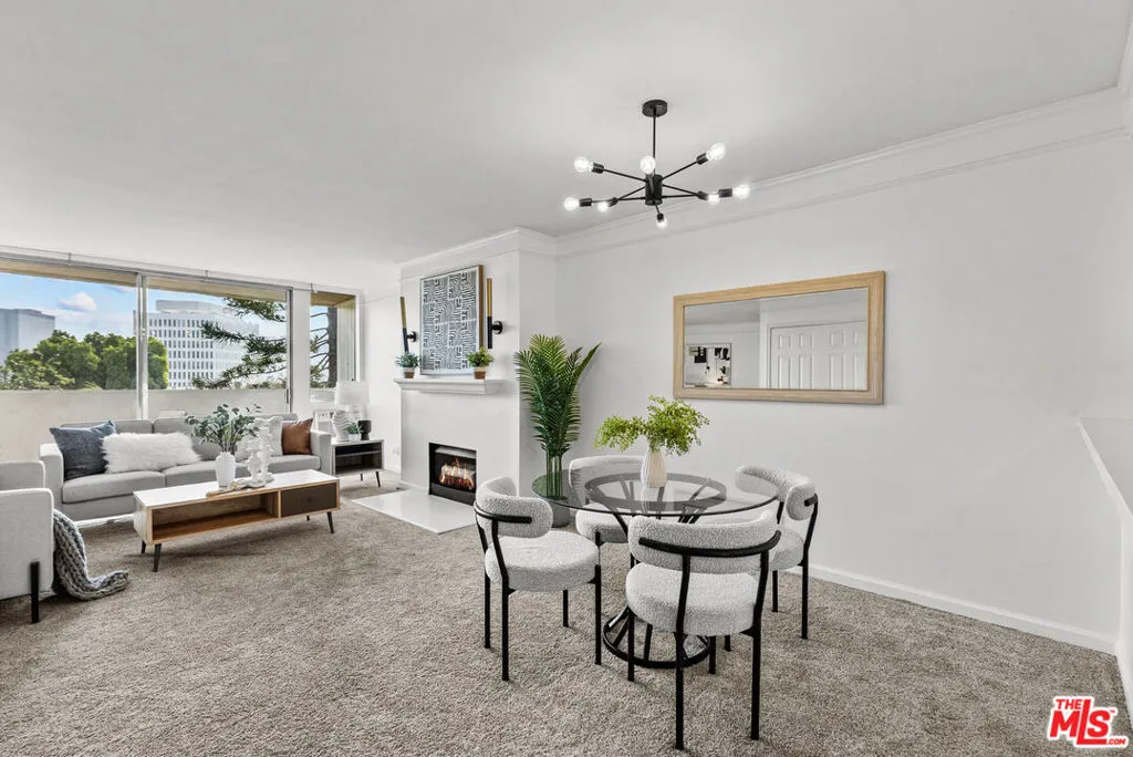 Los Angeles, California 90049, United States, 1 Bedroom Bedrooms, ,1 BathroomBathrooms,Residential,Active,243674