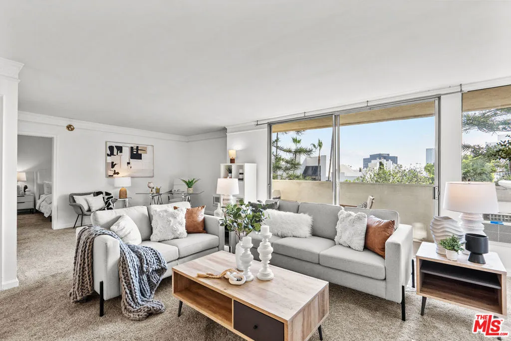 Los Angeles, California 90049, United States, 1 Bedroom Bedrooms, ,1 BathroomBathrooms,Residential,Active,243674