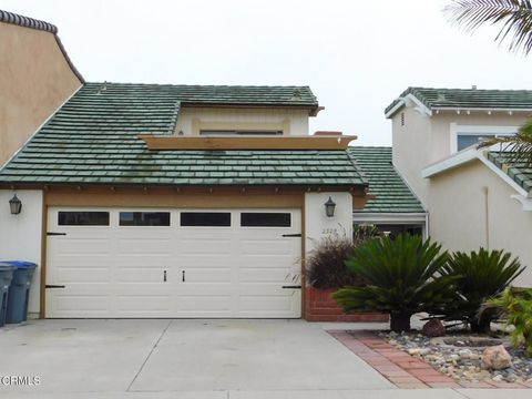 Photo of 2325 Kingsbridge Lane, Oxnard, CA 93035 (MLS # V1-34742)
