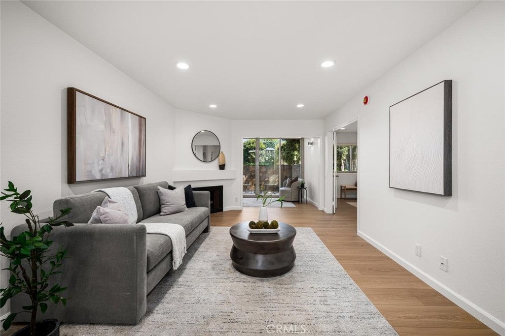 17168 Bluewater LN 168, Huntington Beach CA 92649