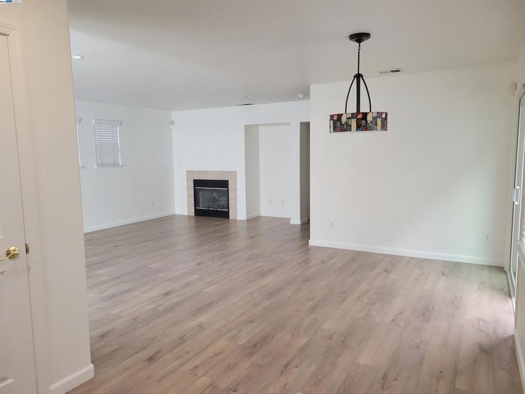 LELAND - Residential