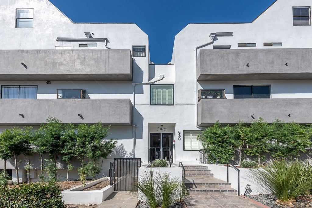 Photo of 839 Larrabee Street #6, West Hollywood, CA 90069 (MLS # SR25186840)