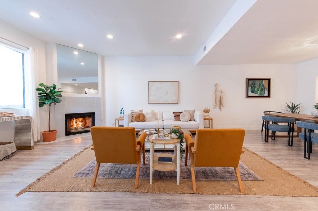 Photo of 839 Larrabee Street #6, West Hollywood, CA 90069 (MLS # SR25186840)
