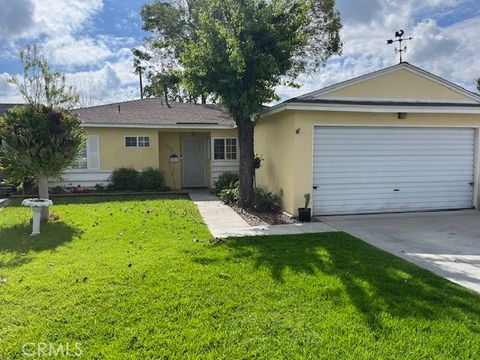 Photo of 10260 Mina Avenue, Whittier, CA 90605 (MLS # HD26072640)