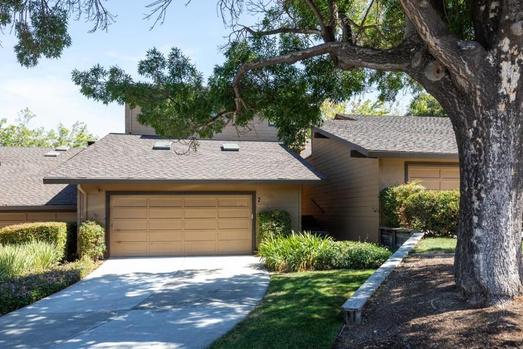 Photo of 2 Hallmark Circle, Menlo Park, CA 94025 (MLS # ML82031443)