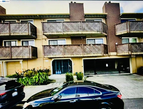 Photo of 2868 38 AVE #8, Oakland, CA 94619 (MLS # 41146691)