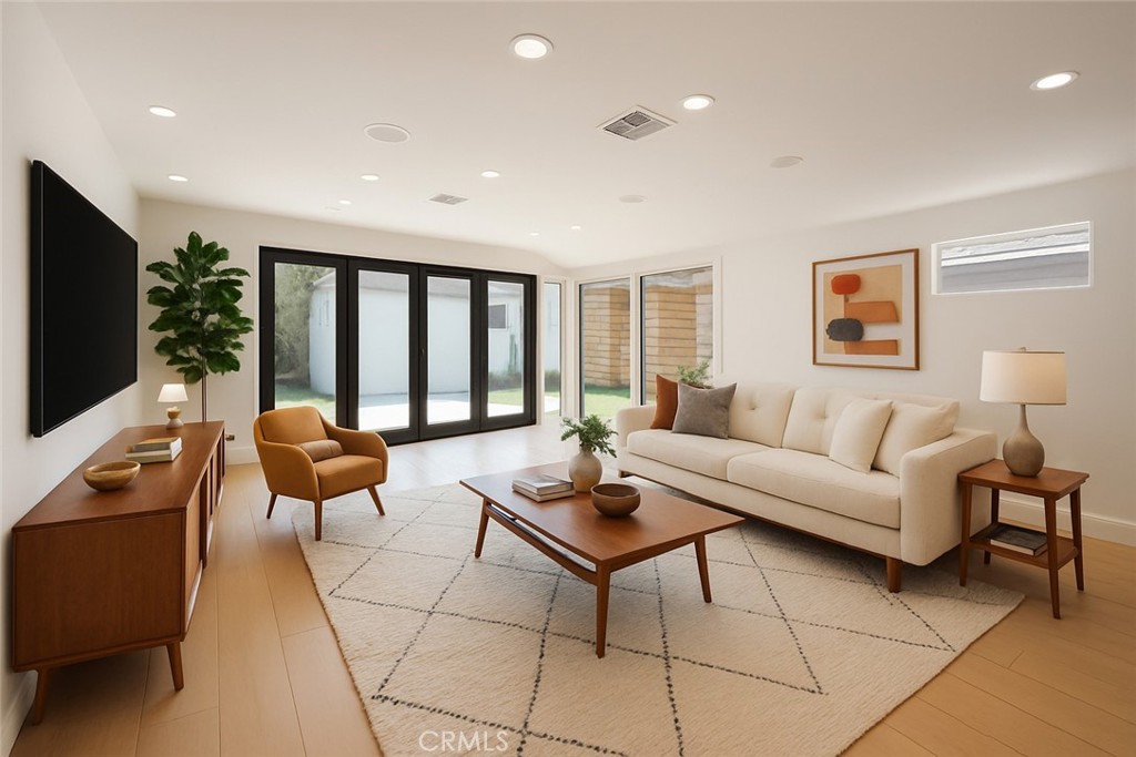 Properties 4 2900 Overland Avenue