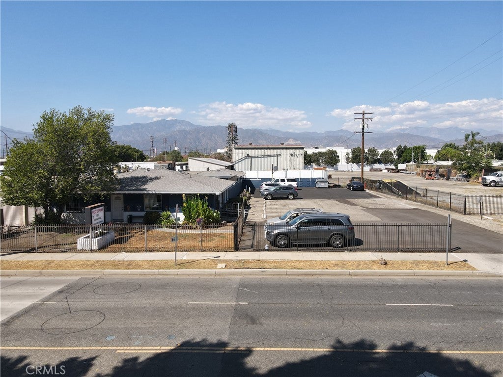 1823 W San Bernardino