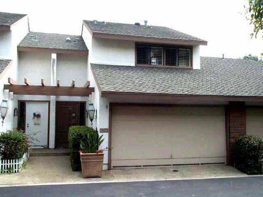 FANTASTIC 3 BEDROOM TOWNHOME WITH PRIVATE BRICK PATIO AND TWO CAR ATTACHED GARAGE IN THE WELL MAINTAINED COMPLEX OF SOUTHPOINTE*NEAR UCSD, SHOPS AND EASY FREEWAY ACCESS*NEW PAINT AND CARPET THROUGHOUT*SPACIOUS LIVING ROOM WITH VAULTED CEILINGS AND FIREPLACE*SPACIOUS KITCHEN WITH ADJOINING DINING ROOM*MAIN BEDROOM FEATURES VAULTED CEILING AND PLENTY OF CLOSET SPACE!*SECOND BEDROOM FEATURES VAULTED CEILINGS AND WALK IN CLOSET*WASHER,DRYER AND REFRIGERATOR INCLUDED*