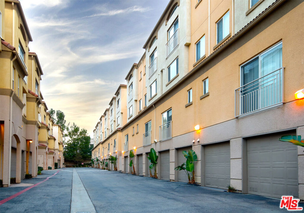 Properties 4 5200 Premiere Hills Circle 243