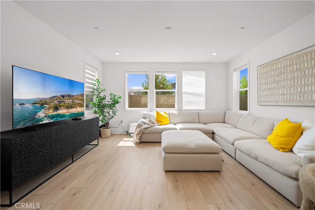 201 Yerba, Irvine CA 92618 - Photo 8