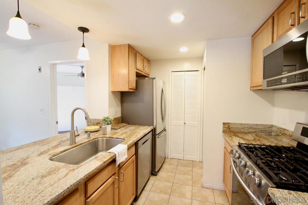 3021 Golden Oak Way