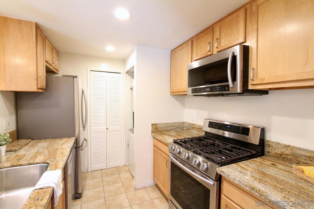 3021 Golden Oak Way