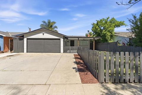 Photo of 685 Jennings Drive, San Jose, CA 95111 (MLS # ML82045311)