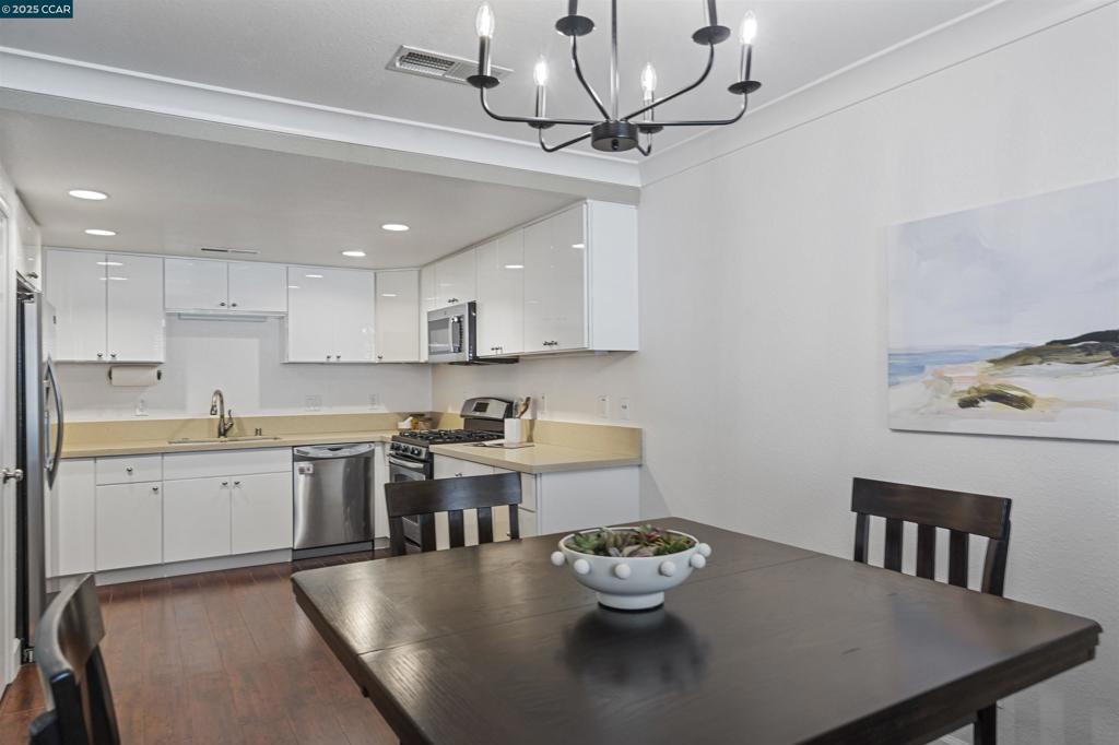 MISSION PINES - Residential