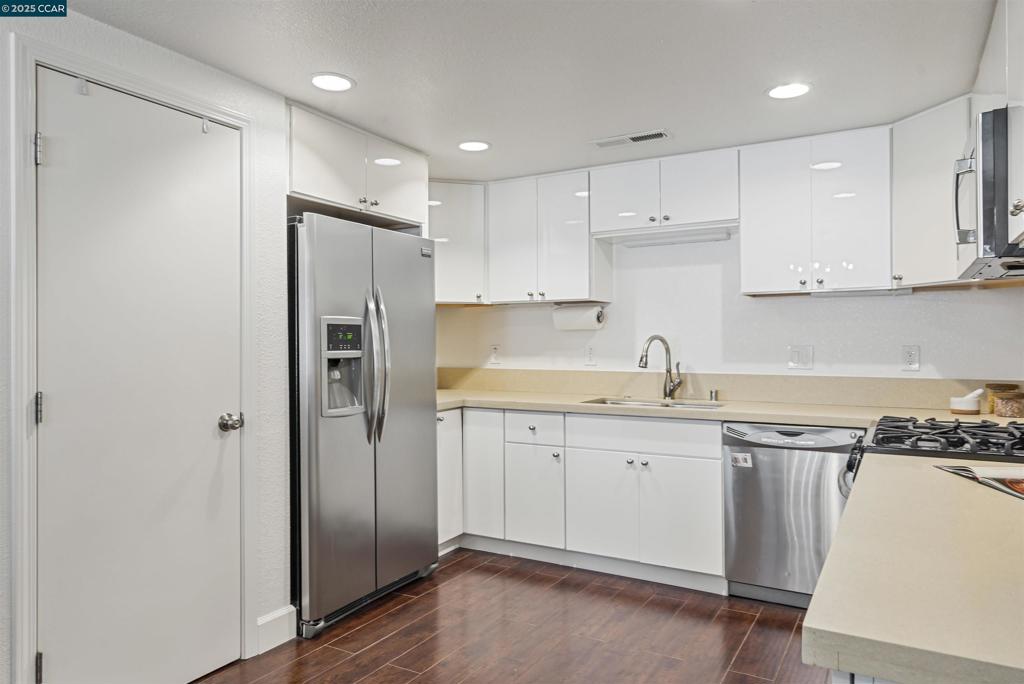 MISSION PINES - Residential