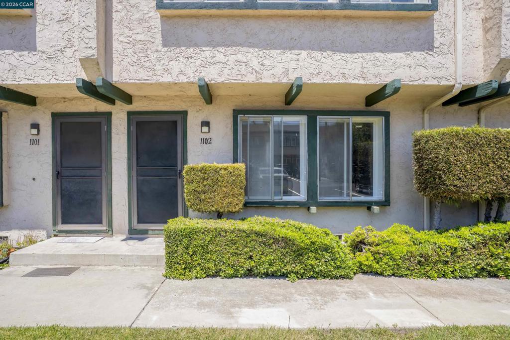 1031 Clyde Ave 1102