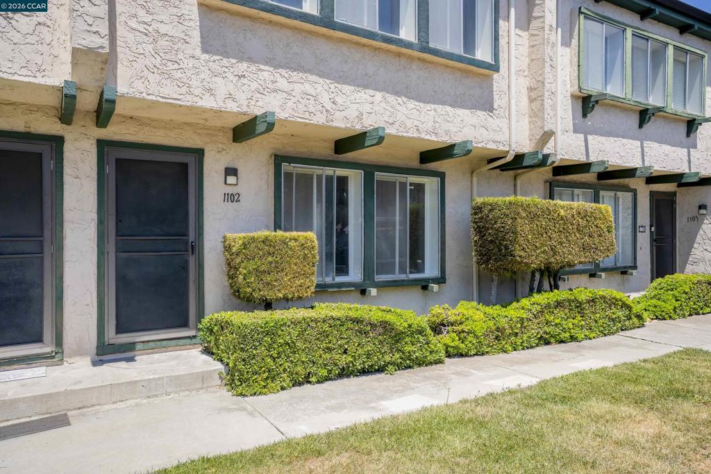 1031 Clyde Ave 1102
