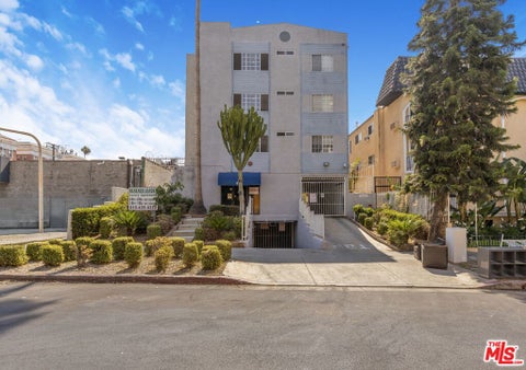 Photo of 810 S Berendo Street, Los Angeles, CA 90005 (MLS # 26868421)