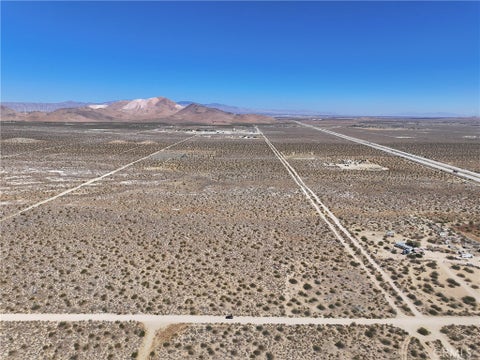 Photo of 0 Champagne Ave, Rosamond, CA 93560 (MLS # SR26196565)