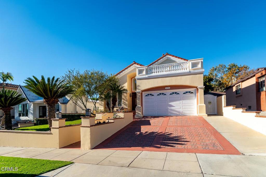 1075 E Tujunga Avenue