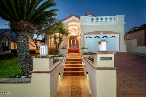 Photo of 1075 E Tujunga Avenue, Burbank, CA 91501 (MLS # P1-25158)