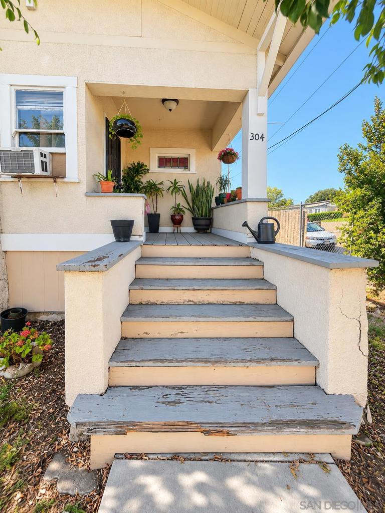 304 Milbrae St