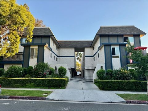 Photo of 412 Burchett Street #20, Glendale, CA 91203 (MLS # GD26074674)