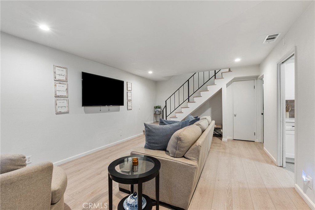 159 S Wilmington F